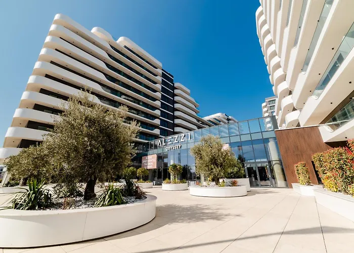 Motoa Pool & By Alezzi