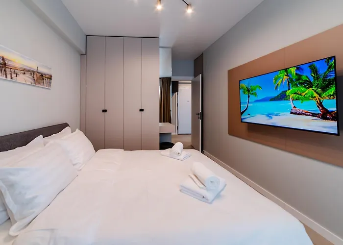 Motoa Pool & By Alezzi Appartement *