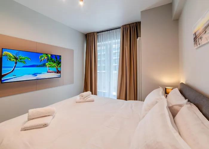 Motoa Pool & By Alezzi * Năvodari