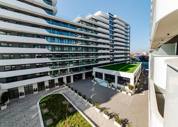 Motoa Pool & By Alezzi Appartement Năvodari