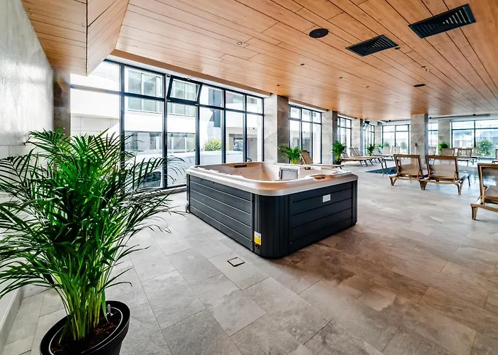 Motoa Pool & By Alezzi * Năvodari