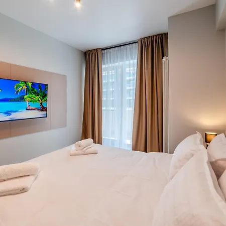 Motoa Pool & By Alezzi * Năvodari